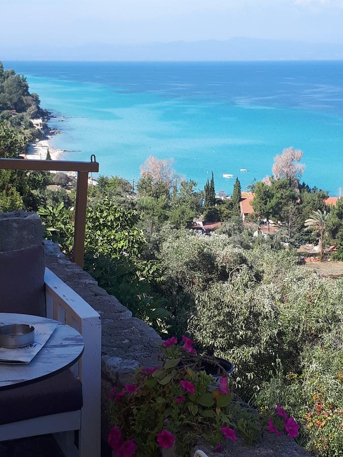 Villa George Afytos Bagian luar foto