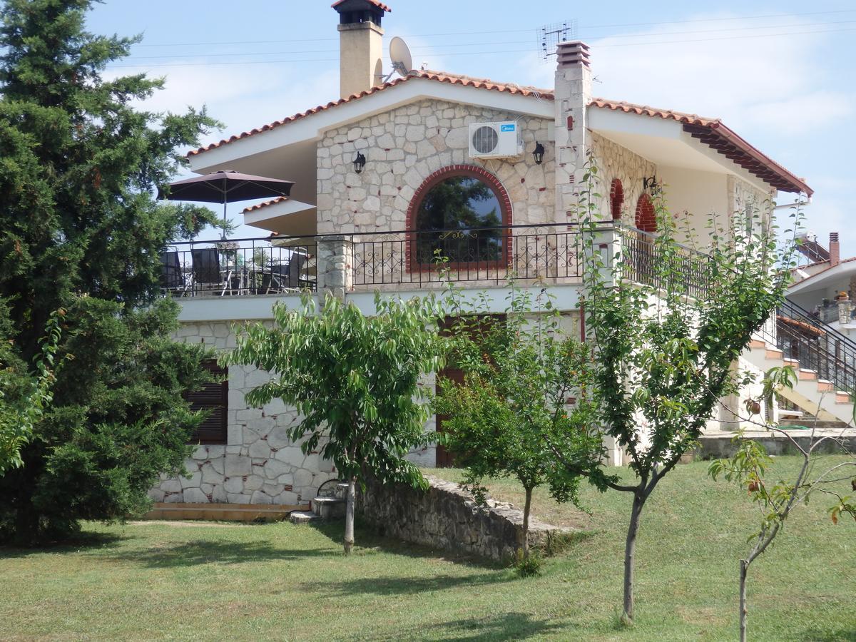 Villa George Afytos Bagian luar foto