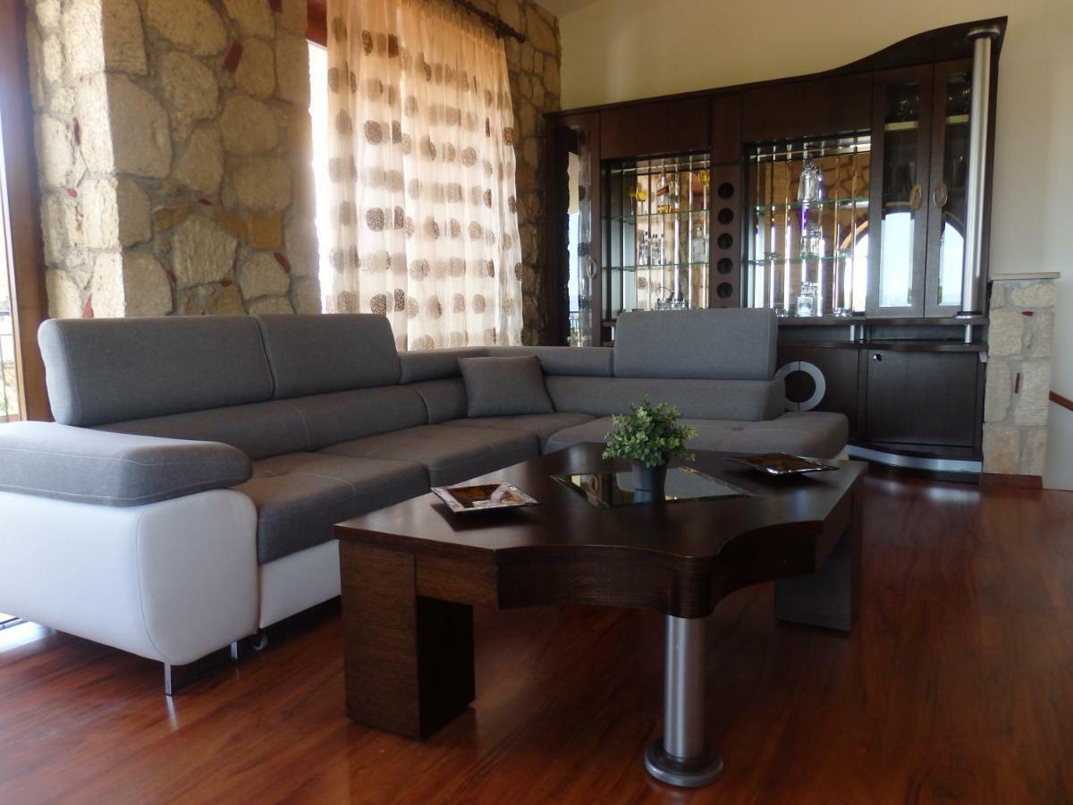 Villa George Afytos Bagian luar foto